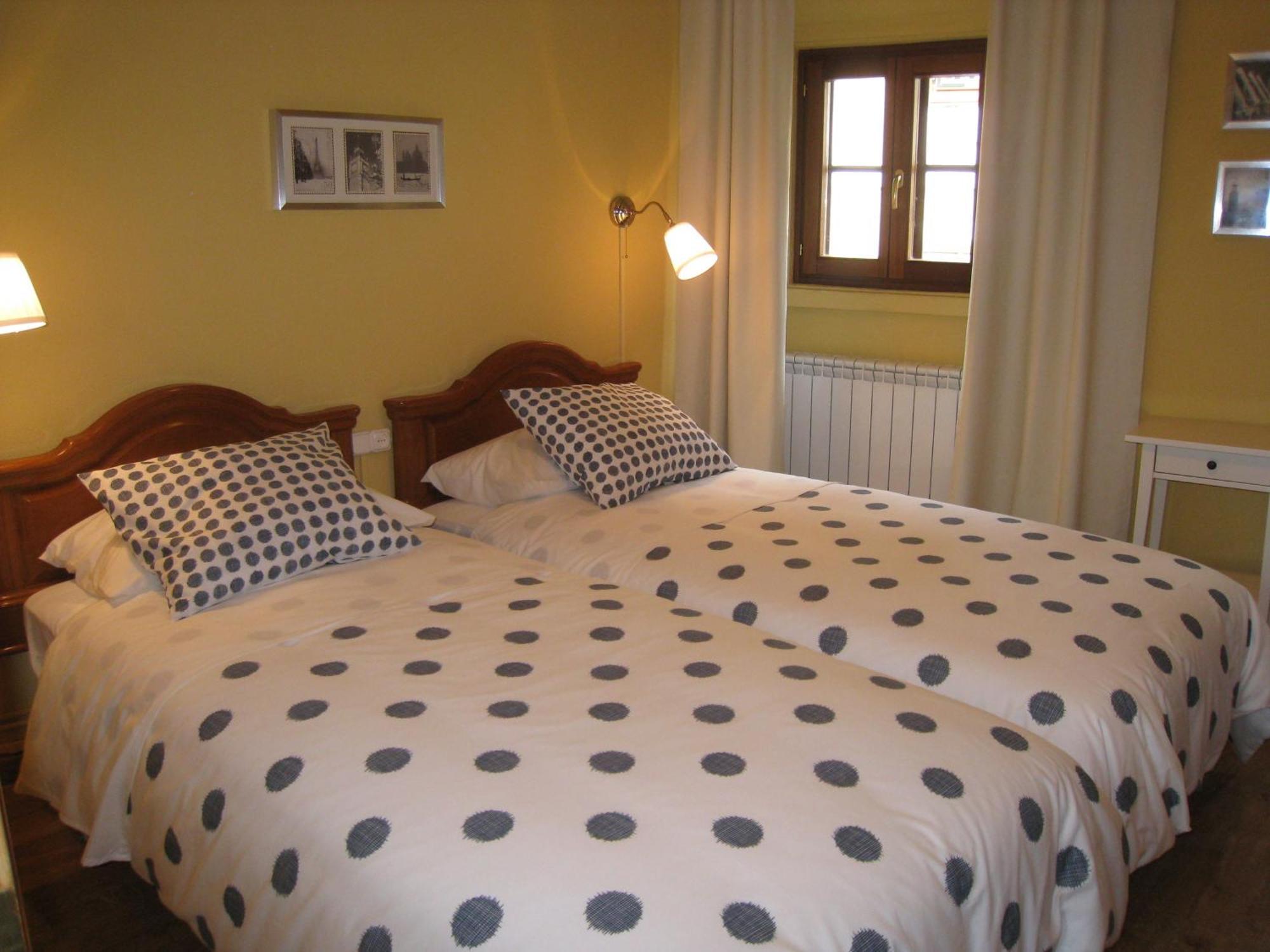 Casa Cotiellu Guest House Llanes Ngoại thất bức ảnh